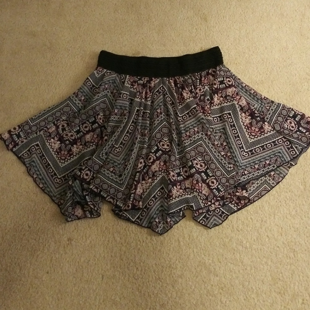 Love blossom skirt short black red geometric